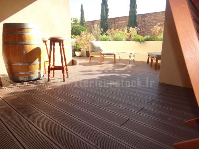 Terrasse brun exotique